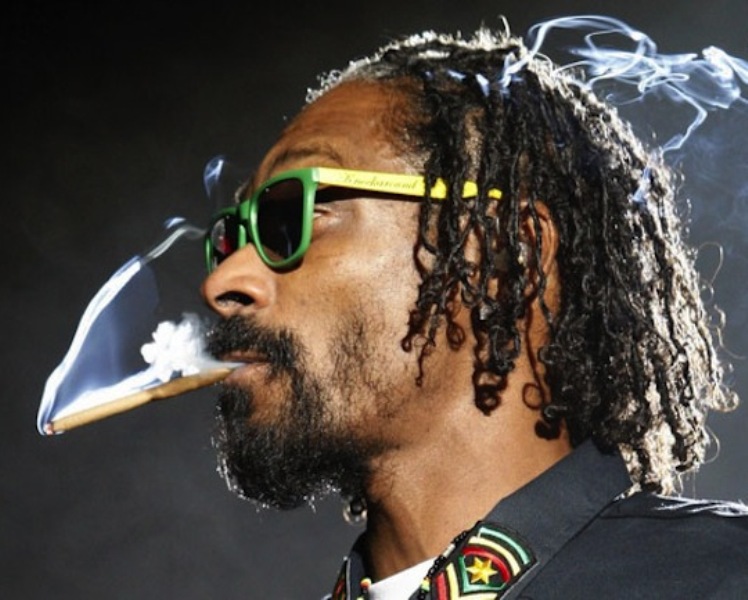 Απίστευτο: Βγάζουν λεφτά στρίβοντας..… τσιγαριλίκια σε καλλιτέχνες (Photos) - Media