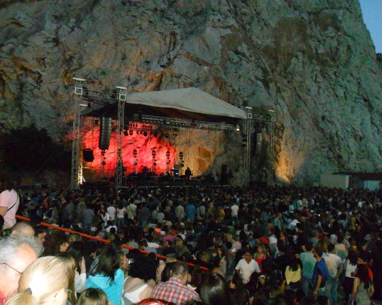 Οι μουσικές ταξιδεύουν στα νησιά - Media