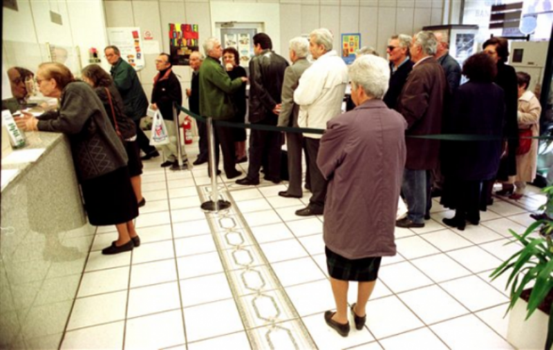 Οι νέες ποινές στις πρόωρες συντάξεις «ρίχνουν» τις επικουρικές ακόμη και στα 65 ευρώ - Media