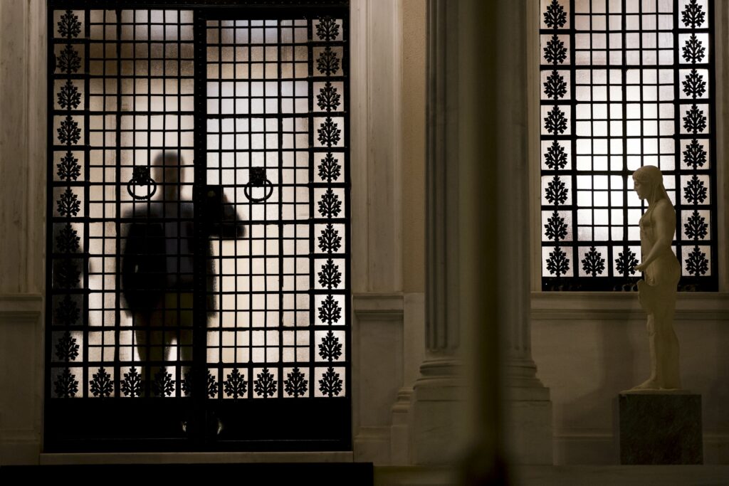 Αυτή είναι η διατύπωση του ερωτήματος του δημοψηφίσματος - Αναρτήθηκε στο site της Βουλής - Media