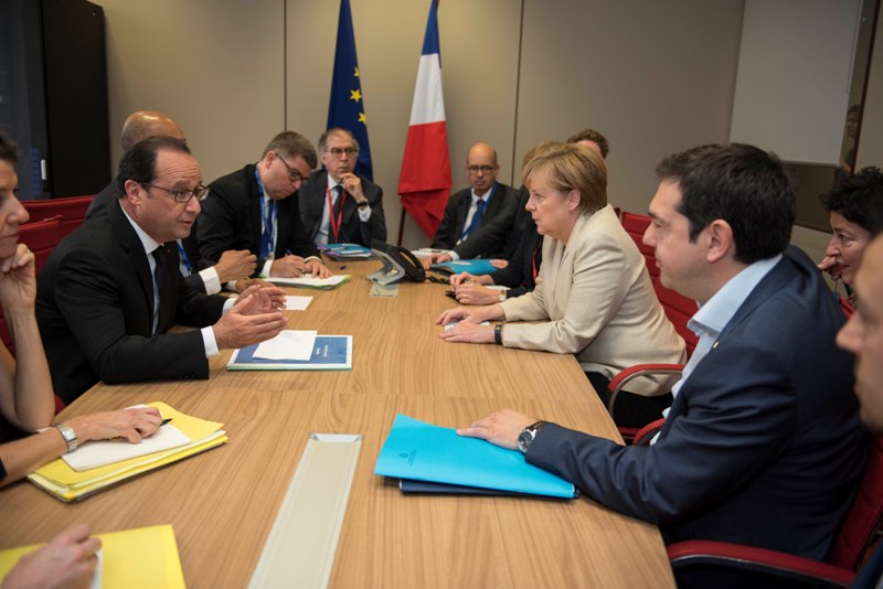 Τα δύο «μέτωπα» του Τσίπρα: Eurogroup και νομοσχέδιο για προαπαιτούμενα - Media