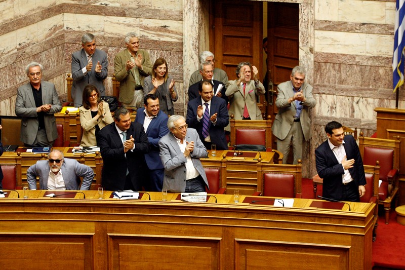 Με 178 «Ναι» έναντι 120 «Όχι» υπερψηφίστηκε η πρόταση για δημοψήφισμα-Στις κάλπες την Κυριακή 5 Ιουλίου - Media