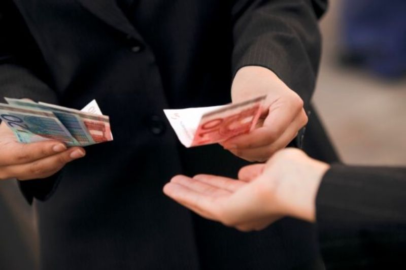 «Βόμβα» από τον Συνήγορο του Πολίτη: Παράνομες οι μειώσεις στις επικουρικές συντάξεις - Media