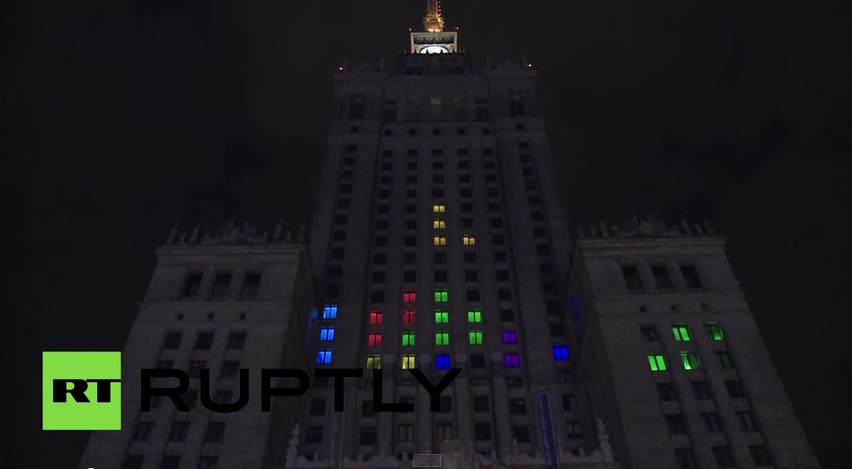 Παίζοντας tetris με το …παλάτι της Βαρσοβίας (Video) - Media