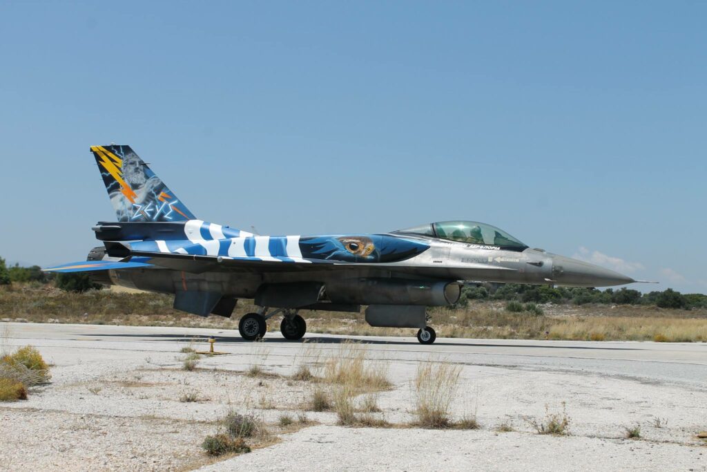 Διάκριση για το F-16 «Ζευς» της Πολεμικής Αεροπορίας σε διεθνή στρατιωτική έκθεση στη Βρετανία - Media