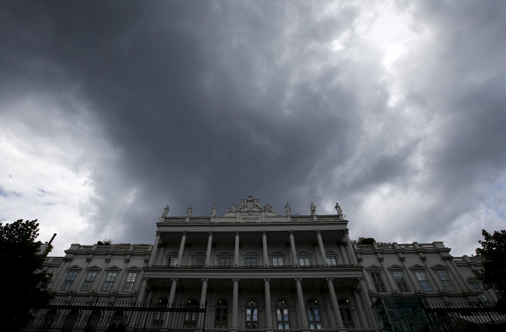 Ρωσία: Να σταματήσει σύντομα το εμπάργκο όπλων στην Τεχεράνη - Media