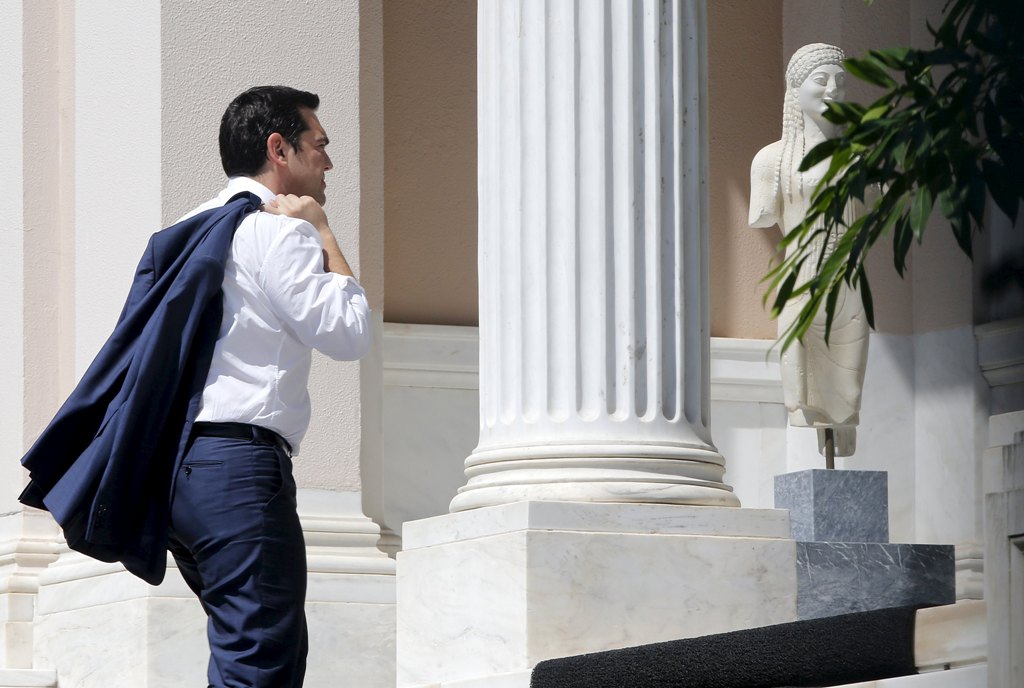 Σε εξέλιξη το θρίλερ σε κυβέρνηση και ΣΥΡΙΖΑ - Το Μαξίμου ζυγίζει τις διαρροές - Media