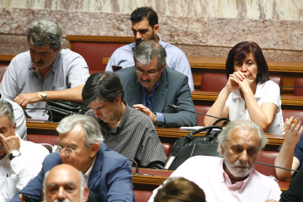 Eνημέρωση των βουλευτών του ΣΥΡΙΖΑ επί του νομοσχεδίου με τα προαπαιτούμενα - Media