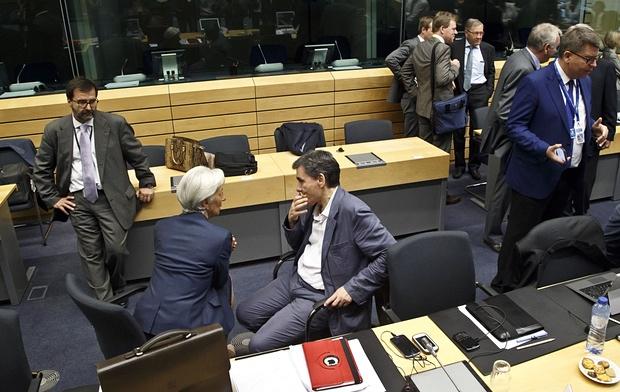 Η ΕΕ επιμένει σε ένα «αυστηρό κόφτη» δαπανών για να δελεάσει το ΔΝΤ - Media