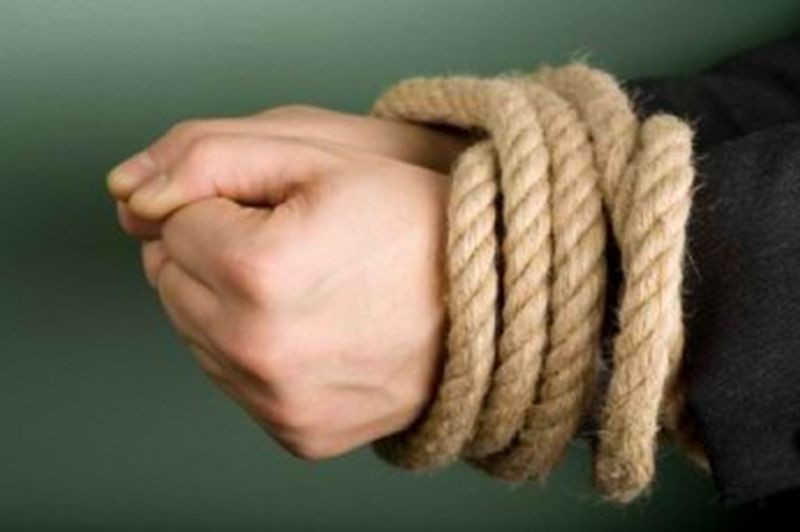 Απαγωγή Μαρκέλας: Άγνωστοι βανδάλισαν το σπίτι της 33χρονης κατηγορούμενης - Media