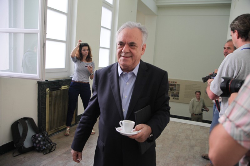 Συνάντηση Δραγασάκη με κινεζική αντιπροσωπεία για επενδύσεις - Media