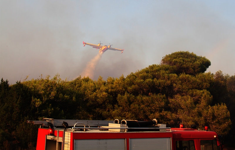 Μαίνεται η φωτιά στον Άγιο Βασίλειο Κορινθίας – Κανονικά η κυκλοφορία στην Εθνική Οδό - Media