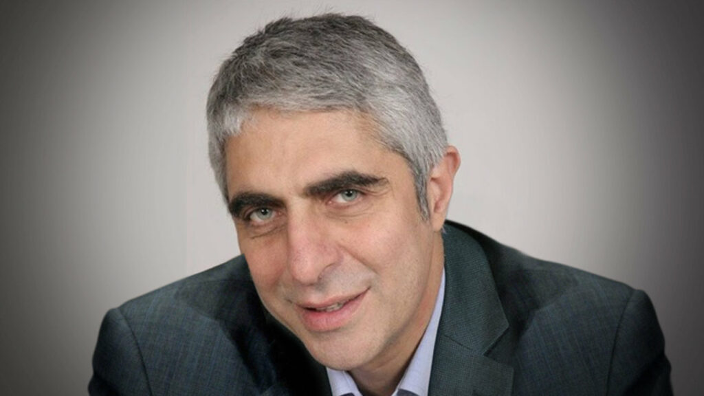 Όσα δεν λέει ο πρωθυπουργός τα είπε ο εξάδελφος του: Βέλη κατά Λαφαζάνη, Ζωή, Βαρουφάκη - Media