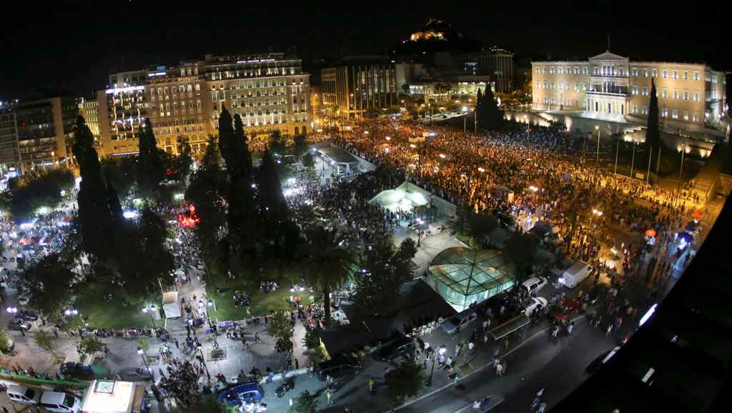 Συλλαλητήριο στο Σύνταγμα ενάντια στη συμφωνία κυβέρνησης - δανειστών (Photos/Live) - Media