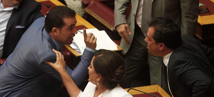 Ο Κάτανας κούνησε το δάχτυλο στον Γεωργιάδη (Photos) - Media
