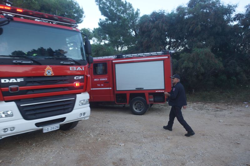 Στις φλόγες και το Κορωπί! - Media