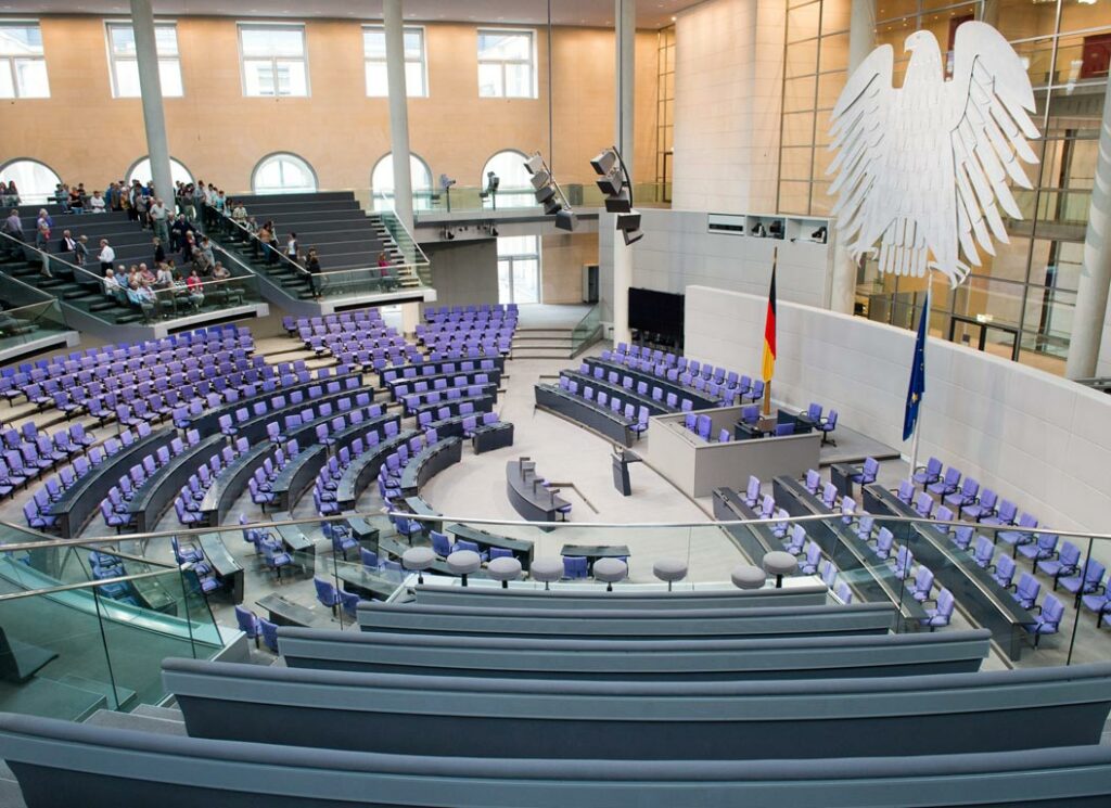 Στηρίζει τη Μέρκελ το CSU – Κατά του Grexit ο πρόεδρός του - Media