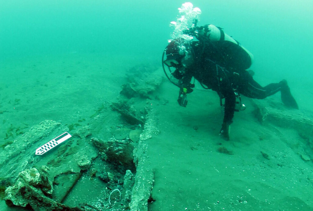 Βρήκαν 1 εκατ. δολάρια στη… θάλασσα - Media