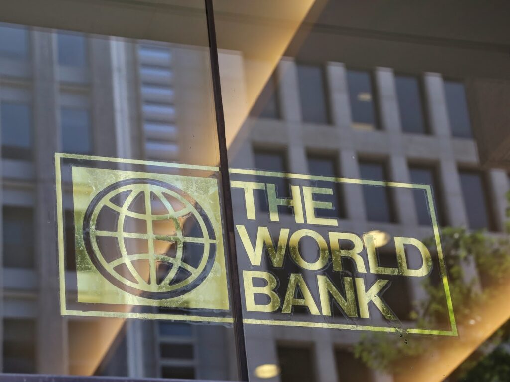 Πρώην διευθυντής Παγκόσμιας Τράπεζας: Η Ευρωζώνη, ανίκανη να παραδεχτεί την αποτυχία της, βρίσκεται μπροστά σε πολιτική πανωλεθρία - Media