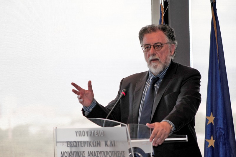 Πανούσης: Έχουμε τρικομματική κυβέρνηση! (Video) - Media