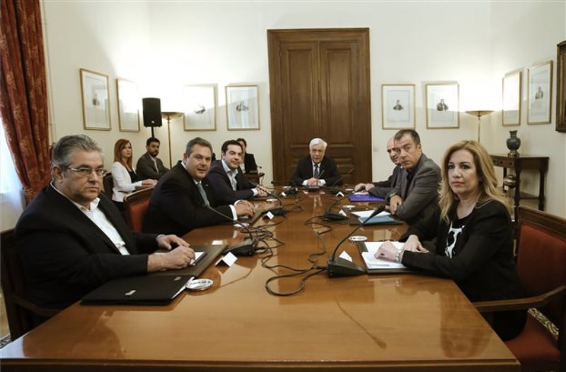 «Συμβούλιο» πολιτικών αρχηγών στο Προεδρικό Μέγαρο - Media