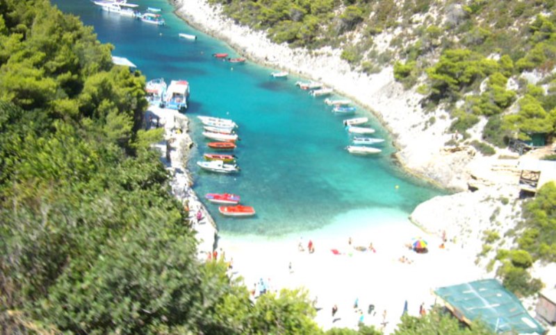 102.000 ευρώ ενοίκιο για καντίνα 10 τ.μ. στη Ζάκυνθο - Media