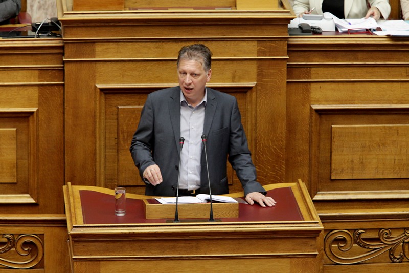 «Όχι» στο νομοσχέδιο κι από τον βουλευτή ΣΥΡΙΖΑ, Θανάση Σκούμα - Media