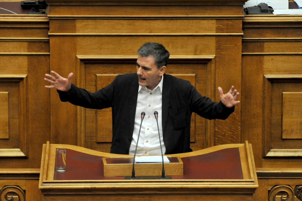 Λύση για τα κόκκινα δάνεια με προστασία της πρώτης κατοικίας προανήγγειλε ο Ευκλείδης Τσακαλώτος - Media