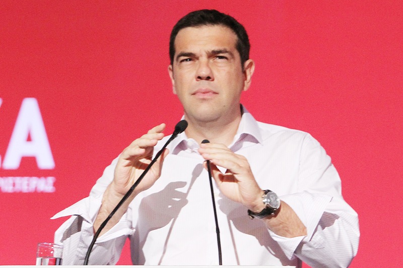 Τσίπρας: Δεν χρειάζονται χειροκροτήματα σύντροφοι, είναι μια κρίσιμη στιγμή (Video) - Media