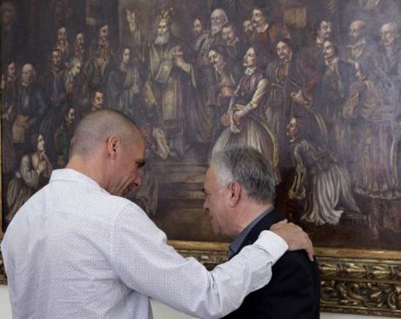 Η συζήτηση μυστήριο Βαρουφάκη- Δραγασάκη πριν την κοινοβουλευτική ομάδα του ΣΥΡΙΖΑ   (Photo) - Media