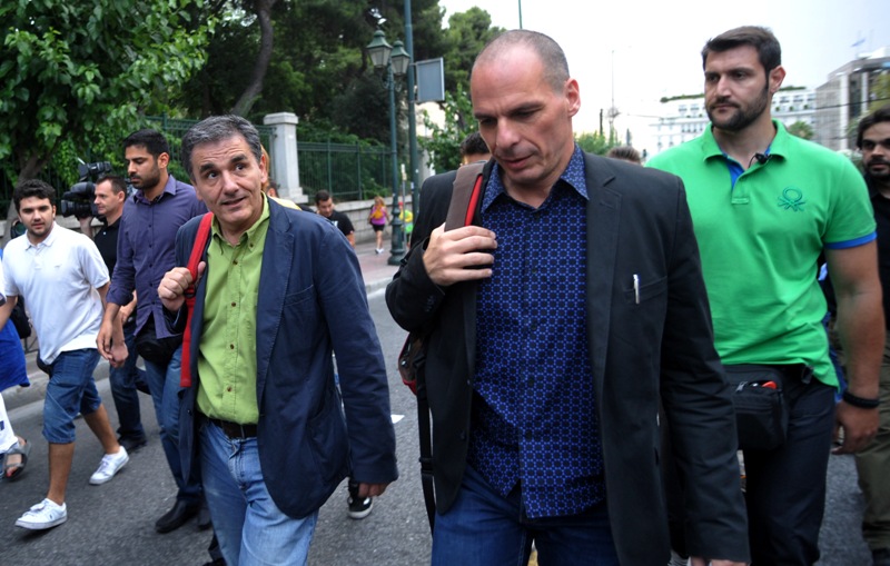 Υπουργείο Οικονομικών: Προβοκάτσια το δημοσίευμα των FT-Υπονόμευση του δημοψηφίσματος-Να ανακαλέσουν - Media