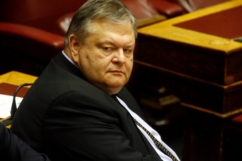 Βενιζέλος: Ελπίζω ο Τσίπρας να μπορεί να διακρίνει το φτύσιμο από τη βροχή! - Media