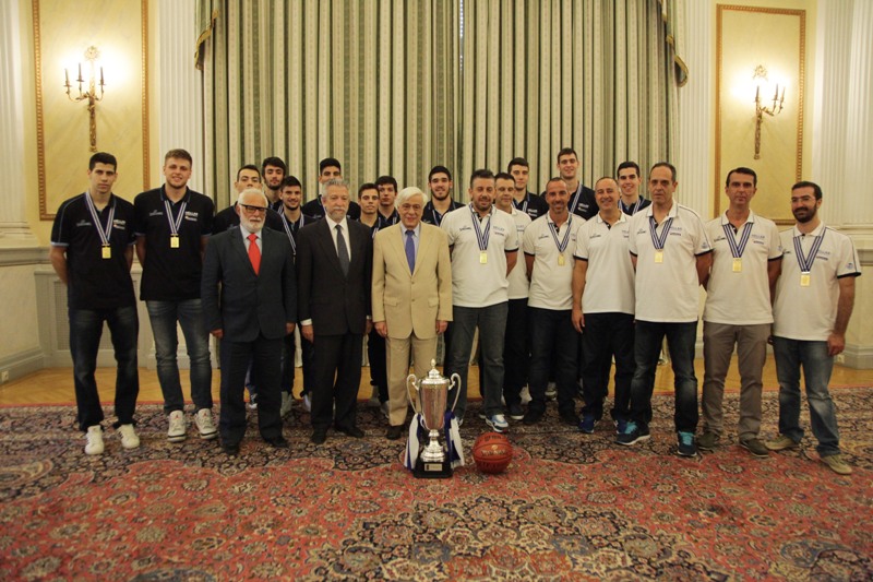 Τους «χρυσούς» Εφήβους υποδέχτηκε ο Πρόεδρος της Δημοκρατίας - Γιατί τους ζήτησε συγγνώμη (Photos) - Media