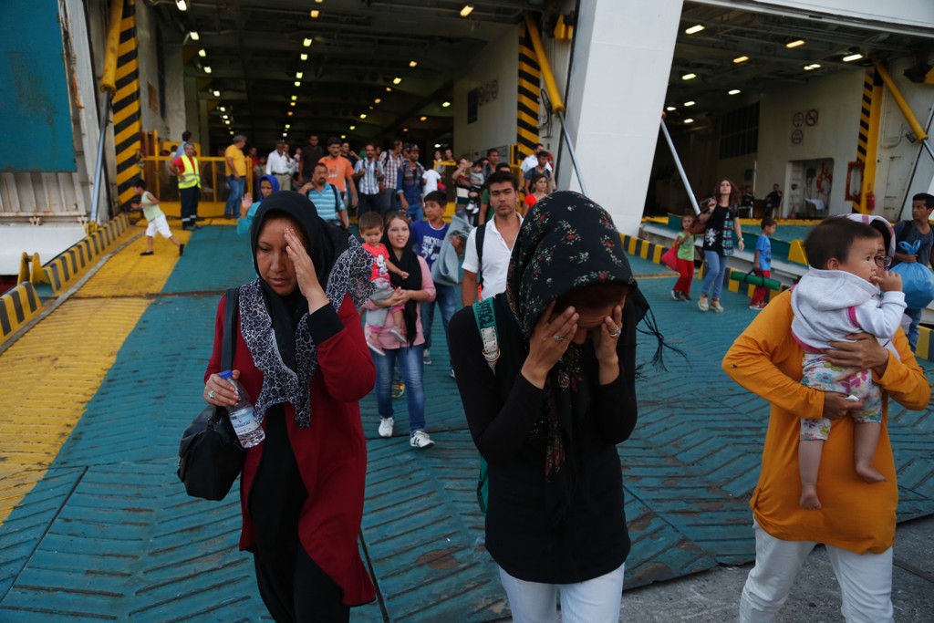 Με 2.489 πρόσφυγες από τη Συρία, κατέπλευσε στον Πειραιά το «Ελευθέριος Βενιζέλος» - Media