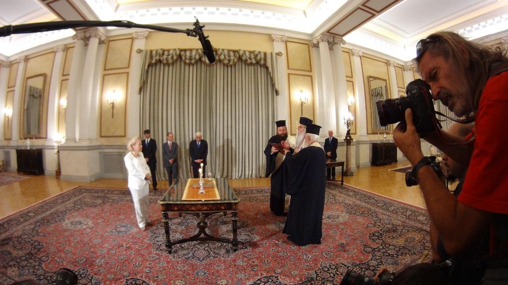 Καρέ-καρέ η ορκωμοσία της πρώτης γυναίκας Πρωθυπουργού (Photos) - Media