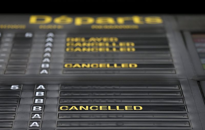 Ποιες πτήσεις ακυρώνονται λόγω της στάσης εργασίας των ελεγκτών εναέριας κυκλοφορίας (Λίστα) - Media