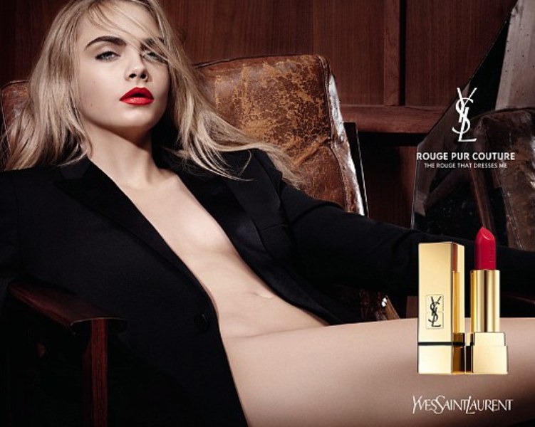 Έδειξε λίγα παραπάνω απ’ όσα … έπρεπε όταν έσκυψε (Photos) - Media