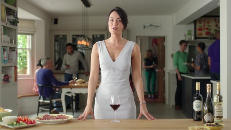 Η διαφήμιση κρασιού με τα σεξιστικά υπονοούμενα που έχει διχάσει το Twitter (Video) - Media