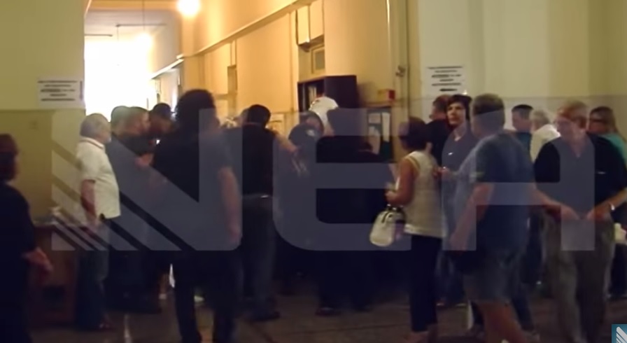 Ηράκλειο: Ένταση λίγο πριν την προφυλάκιση δύο Βουλγάρων για τη δολοφονία 71χρονου (Video) - Media