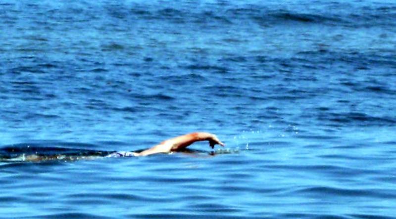 Αθηνά Λινού: Μάσκες παντού εκτός από το κολύμπι - Media