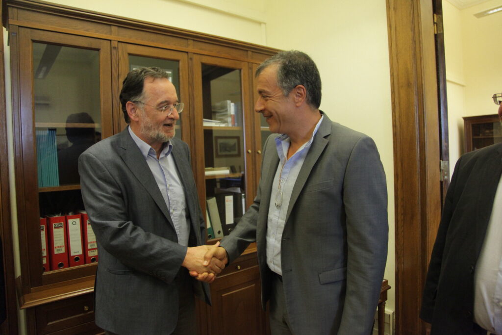 Μόνο στην κατάργηση του μπόνους των 50 εδρών συμφώνησαν Λαφαζάνης - Θεοδωράκης (Video) - Media