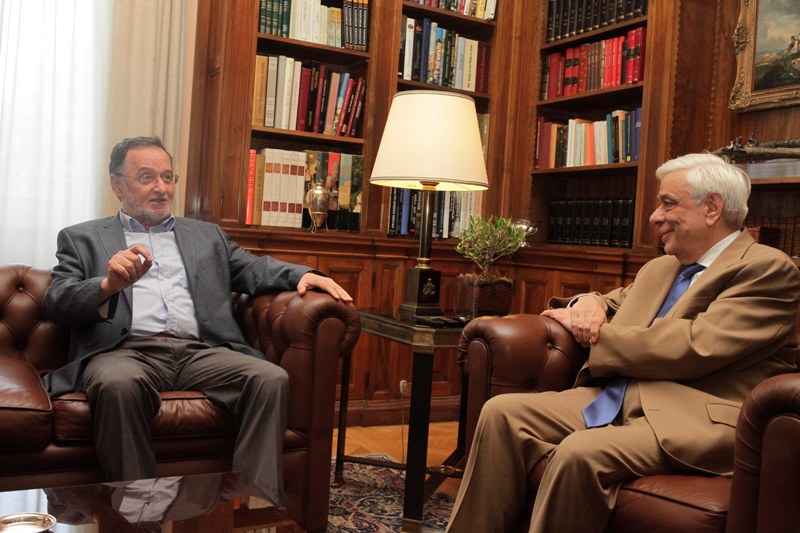 Την Πέμπτη παραδίδει  o Λαφαζάνης την διερευνητική εντολή στον Παυλόπουλο - Media