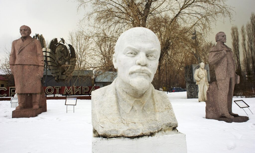 Εκστρατεία του ρωσικού Κομμουνιστικού Κόμματος: Βγάλτε selfie με τον Λένιν (Photos) - Media