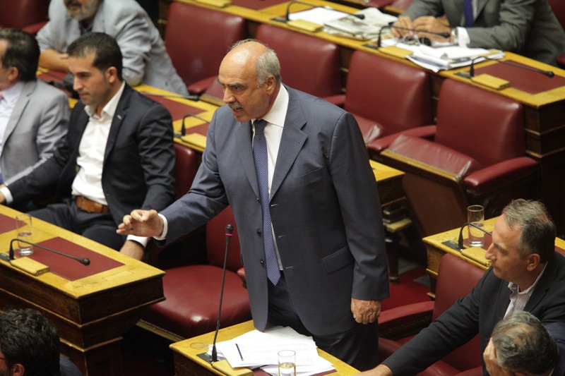 Σκληρή κόντρα Μεϊμαράκη-Τσακαλώτου: Αν θέλετε και  να μας προκαλέσετε και να ψηφίσουμε δεν γίνονται και τα δύο (Video) - Media
