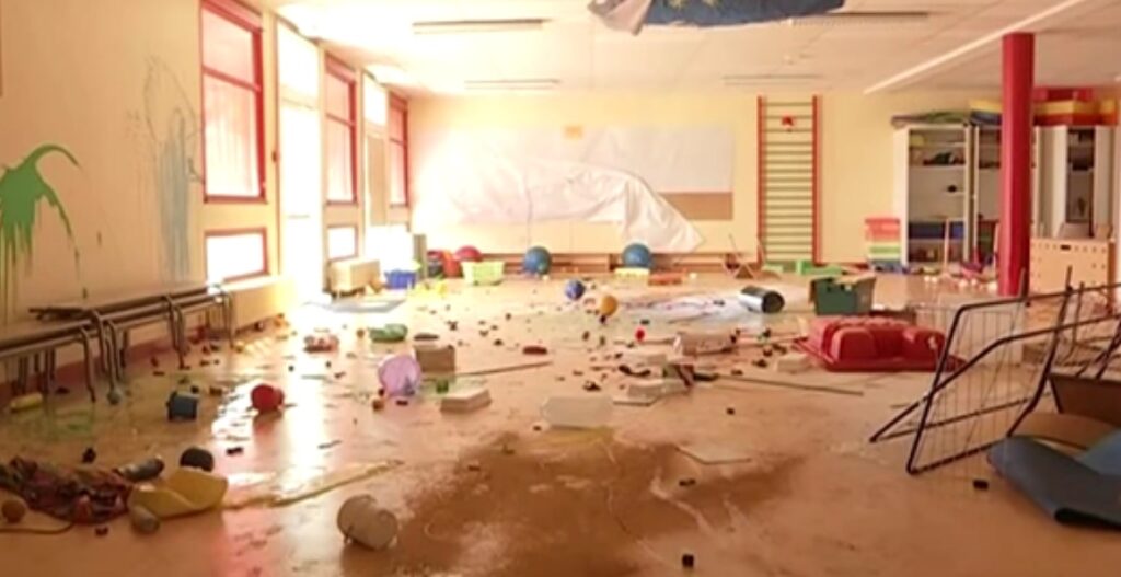 Γαλλία: Βανδαλισμοί σε νηπιαγωγείο από παιδιά 5 έως 13 ετών (Video) - Media
