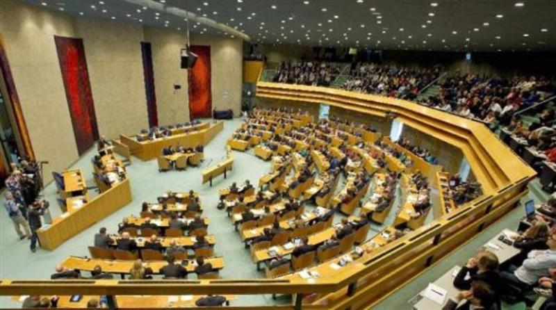 Το ολλανδικό κοινοβούλιο ενέκρινε το ελληνικό πακέτο βοήθειας  - Media