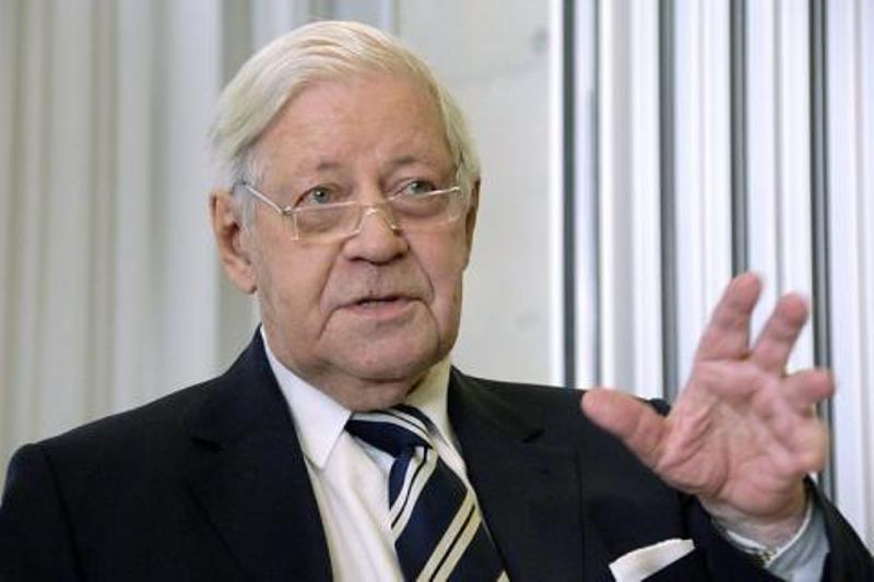 Στην εντατική ο πρώην καγκελάριος της Γερμανίας Χέλμουτ Σμιτ - Media