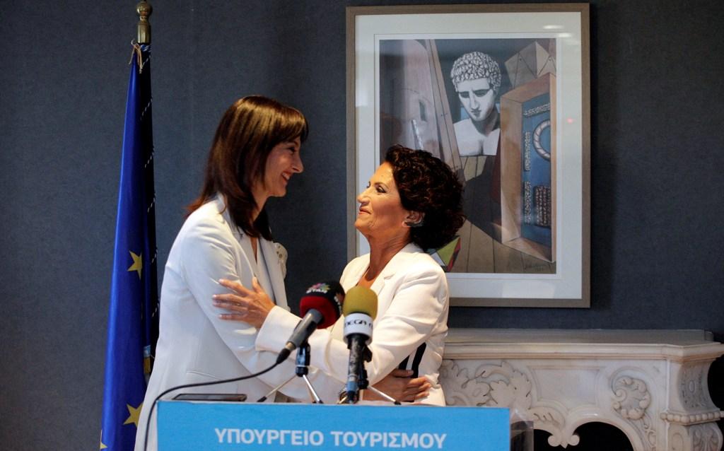 Αλλαγή φρουράς στα υπουργεία-Αναλαμβάνουν οι υπηρεσιακοί υπουργοί (Photos) - Media