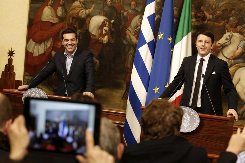 Παρέμβαση Γιούνκερ για μεταναστευτικό: Μη χάνουμε χρόνο, βοηθήστε Ελλάδα και Ιταλία  - Media