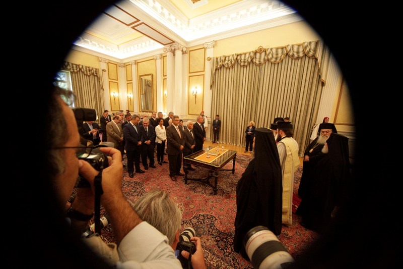 Ορκίστηκε η νέα υπηρεσιακή κυβέρνηση  - Media